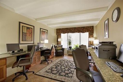 фото отеля Best Western Plus Madison - Huntsville Hotel
