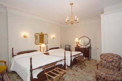 фото отеля Hotel Manoir Ste Genevieve Quebec City