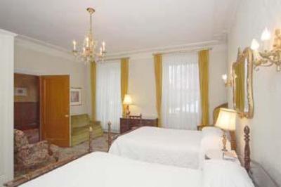 фото отеля Hotel Manoir Ste Genevieve Quebec City