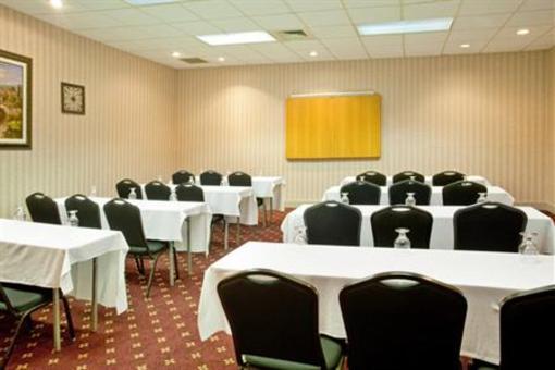 фото отеля Holiday Inn Muskegon
