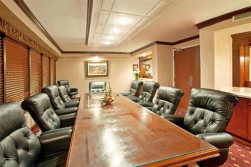 фото отеля Holiday Inn Muskegon