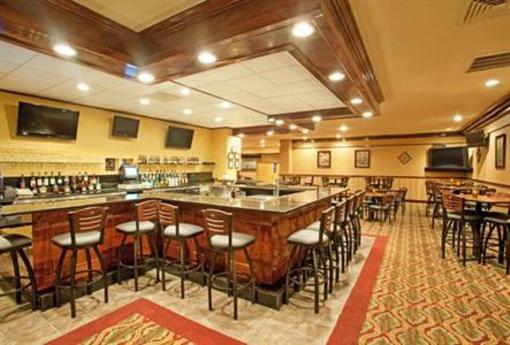 фото отеля Holiday Inn Muskegon
