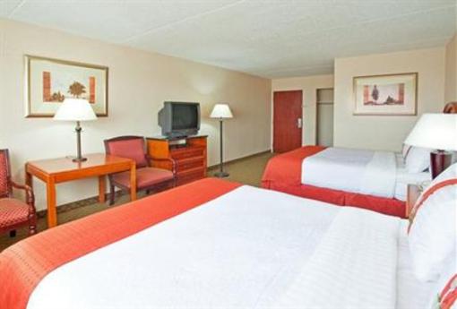 фото отеля Holiday Inn Muskegon