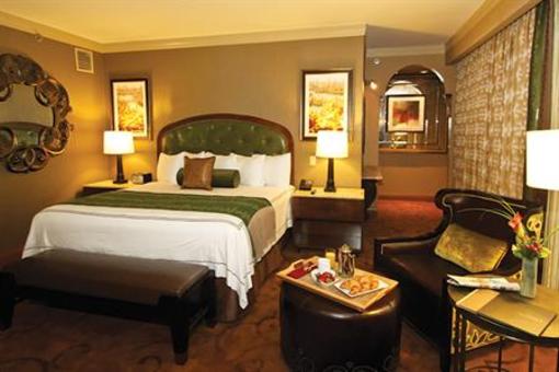 фото отеля L'Auberge du Lac Casino Resort