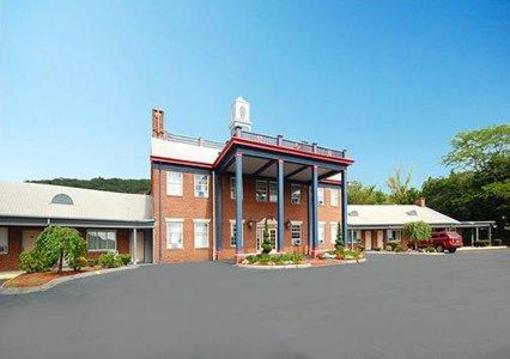 фото отеля Econo Lodge Conference Center - New Haven