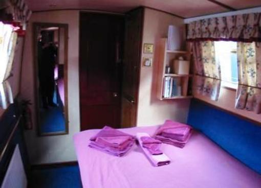 фото отеля Away2Stay Floating Hotel Birmingham