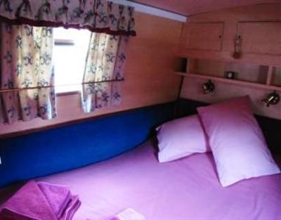 фото отеля Away2Stay Floating Hotel Birmingham