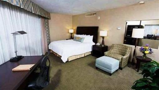 фото отеля DoubleTree by Hilton Hotel St Paul Downtown