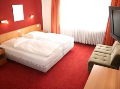 фото отеля Hotel Minerva Dusseldorf