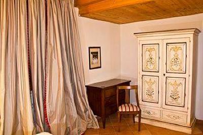 фото отеля Fattoria San Lorenzo Tenuta Livia Apartments