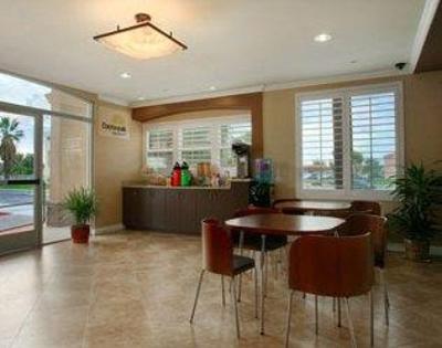 фото отеля Days Inn and Suites Garden Grove
