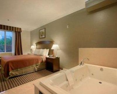 фото отеля Days Inn and Suites Garden Grove