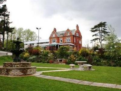 фото отеля The Pines Hotel Chorley