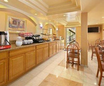 фото отеля Ramada Inn Marina Del Rey
