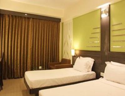 фото отеля Hotel Silver Cloud - Ahmedabad