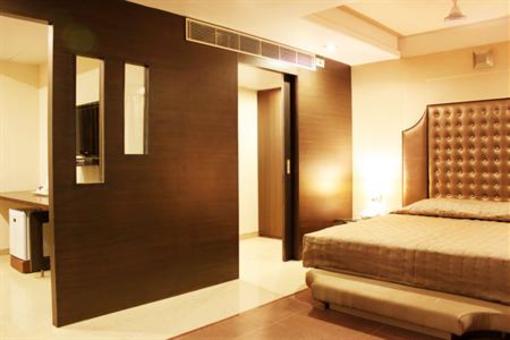 фото отеля Hotel Silver Cloud - Ahmedabad