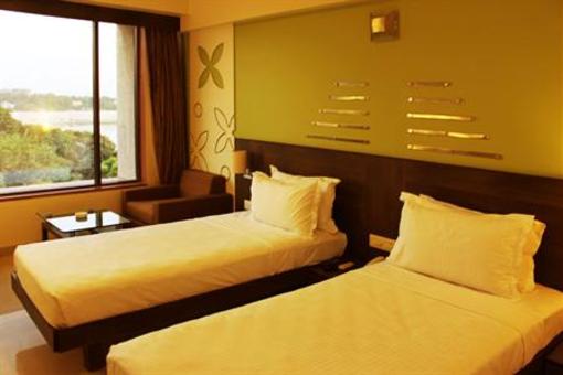 фото отеля Hotel Silver Cloud - Ahmedabad
