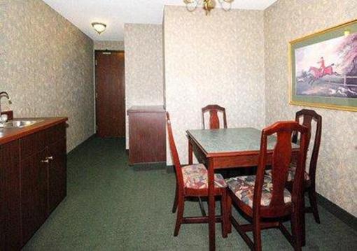 фото отеля Comfort Suites Madison West