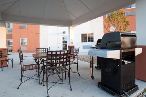 фото отеля Candlewood Suites Minot
