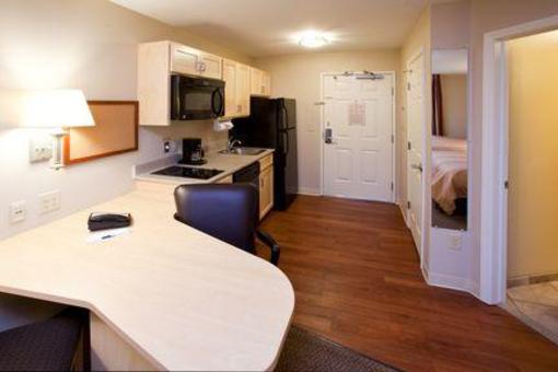 фото отеля Candlewood Suites Minot