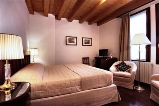 фото отеля 500 Bed and Breakfast