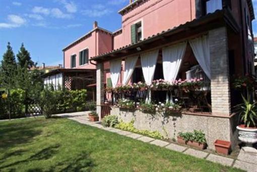 фото отеля 500 Bed and Breakfast