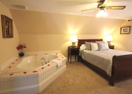 фото отеля Glynn House Inn