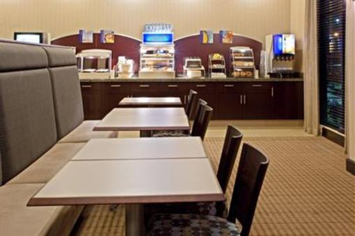 фото отеля Holiday Inn Express Hotel & Suites Port Arthur