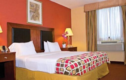 фото отеля Queensboro Hotel