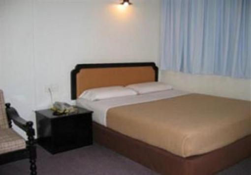 фото отеля Holiday Hotel Kota Kinabalu