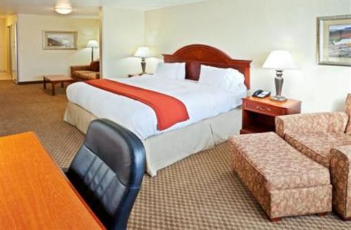 фото отеля Holiday Inn Express Hotel & Suites Fairbanks