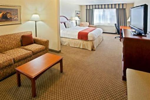 фото отеля Holiday Inn Express Hotel & Suites Fairbanks