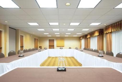 фото отеля Holiday Inn Express Vernon Hills