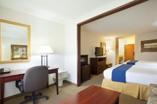 фото отеля Holiday Inn Express Vernon Hills