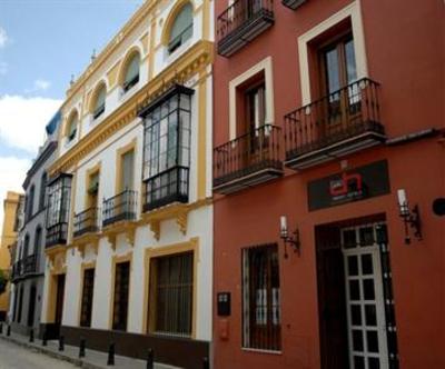 фото отеля Urbany Hostel Seville (Spain)