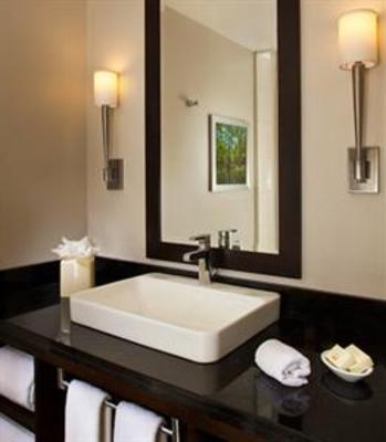 фото отеля Iberville Suites
