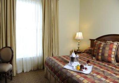 фото отеля Iberville Suites