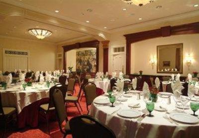 фото отеля Iberville Suites