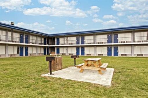 фото отеля Americas Best Value Inn - Garland TX