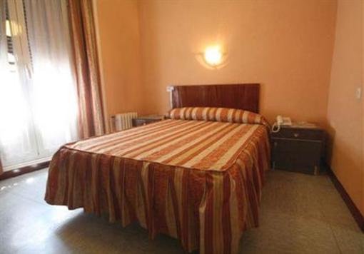фото отеля Hostal la Perla Asturiana