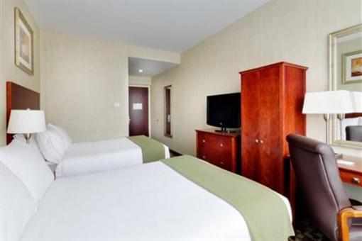 фото отеля Holiday Inn Express Hotel & Suites Staten Island