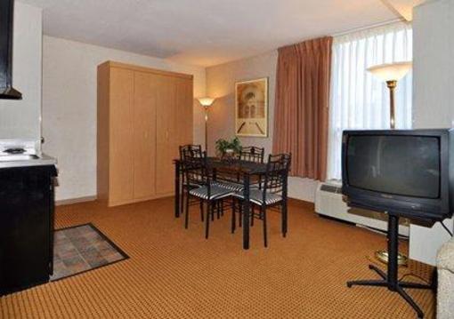 фото отеля Econo Lodge Metro
