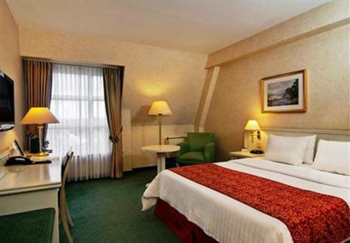фото отеля Courtyard by Marriott Regensburg