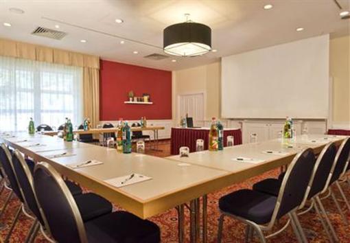 фото отеля Courtyard by Marriott Regensburg