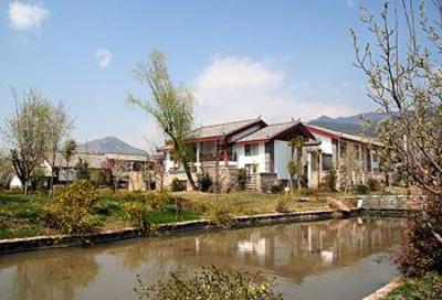 фото отеля Conifer Li Shui Yang Guang Hotel Lijiang