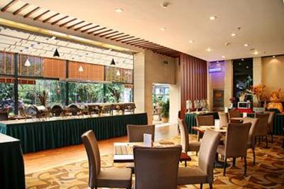 фото отеля Conifer Li Shui Yang Guang Hotel Lijiang