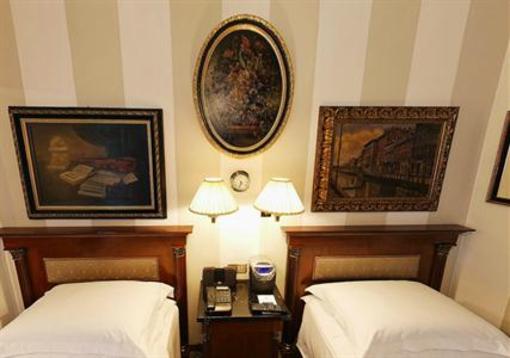 фото отеля Hotel de la Ville Monza