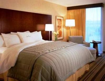 фото отеля The Doubletree Hotel Chicago North Shore