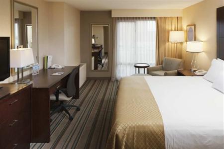фото отеля The Doubletree Hotel Chicago North Shore