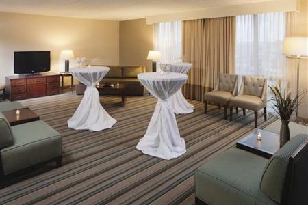фото отеля The Doubletree Hotel Chicago North Shore